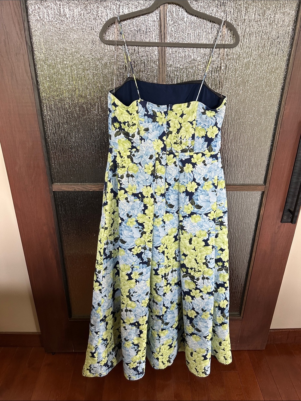 SACHIN BABI Beau Gown
Floral Maxi Dress with Spaghetti Straps Sz 12 - Picture 16 of 16